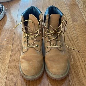 Women’s timberlands, size 8